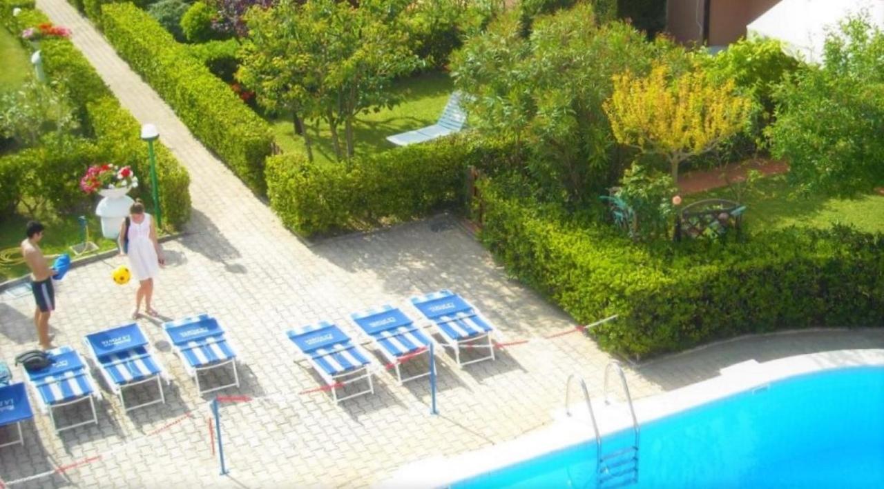 B&C Apartments Lido di Jesolo Exterior foto