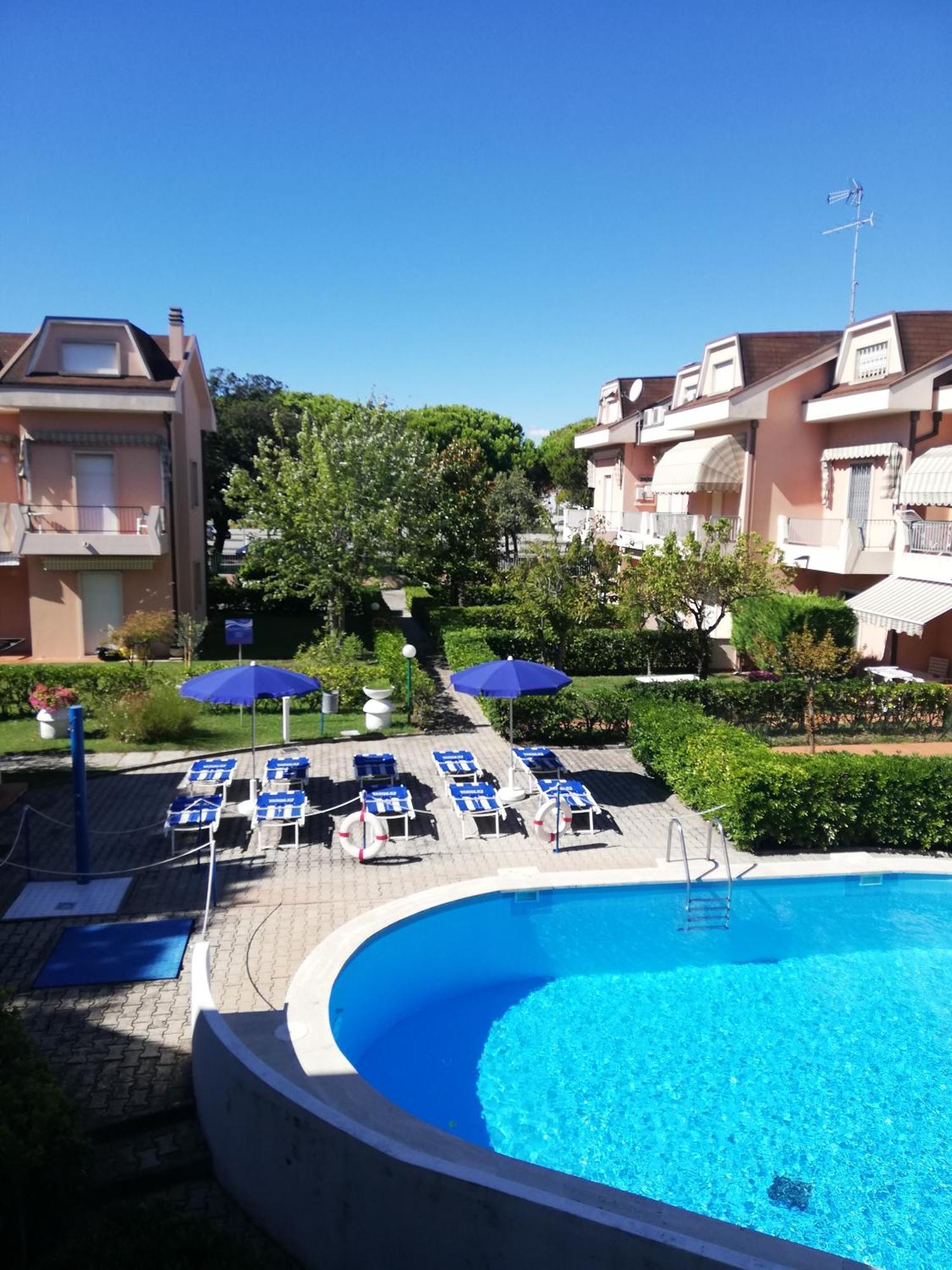 B&C Apartments Lido di Jesolo Exterior foto